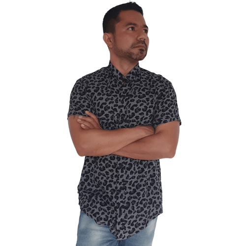 Camisa para Hombre GO Bzr en Chalis Animal Print con Manga Corta